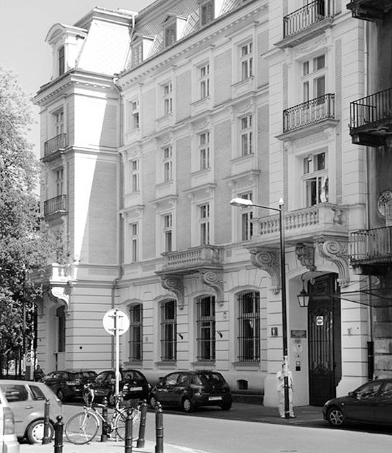 czarnobiałe zdjęcie kamienicy w Warszawie, Ulica Foksal 11